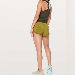 Lululemon Hotty Hot Short II (2.5"). Meadow. Size 4. Style Number: W7AGUR.